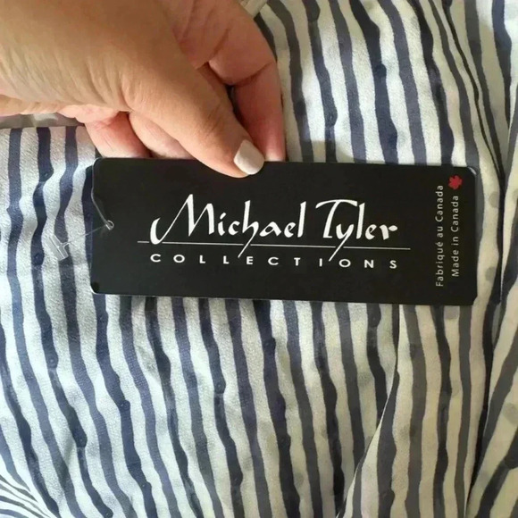 Michael Tyler Collections Sleeveless Top - Picture 9 of 9